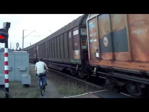 En ProRail en dit mag wel ;-) 3 idiots risk his life