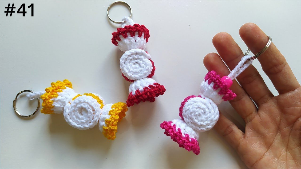 Como fazer CHAVEIRO de CROCHÊ fácil - Bombom de crochê