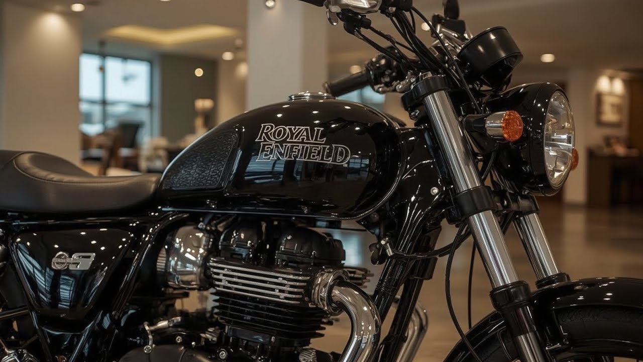 2025 Royal Enfield Bobber 350 – A Factory Custom Cruiser Like No Other