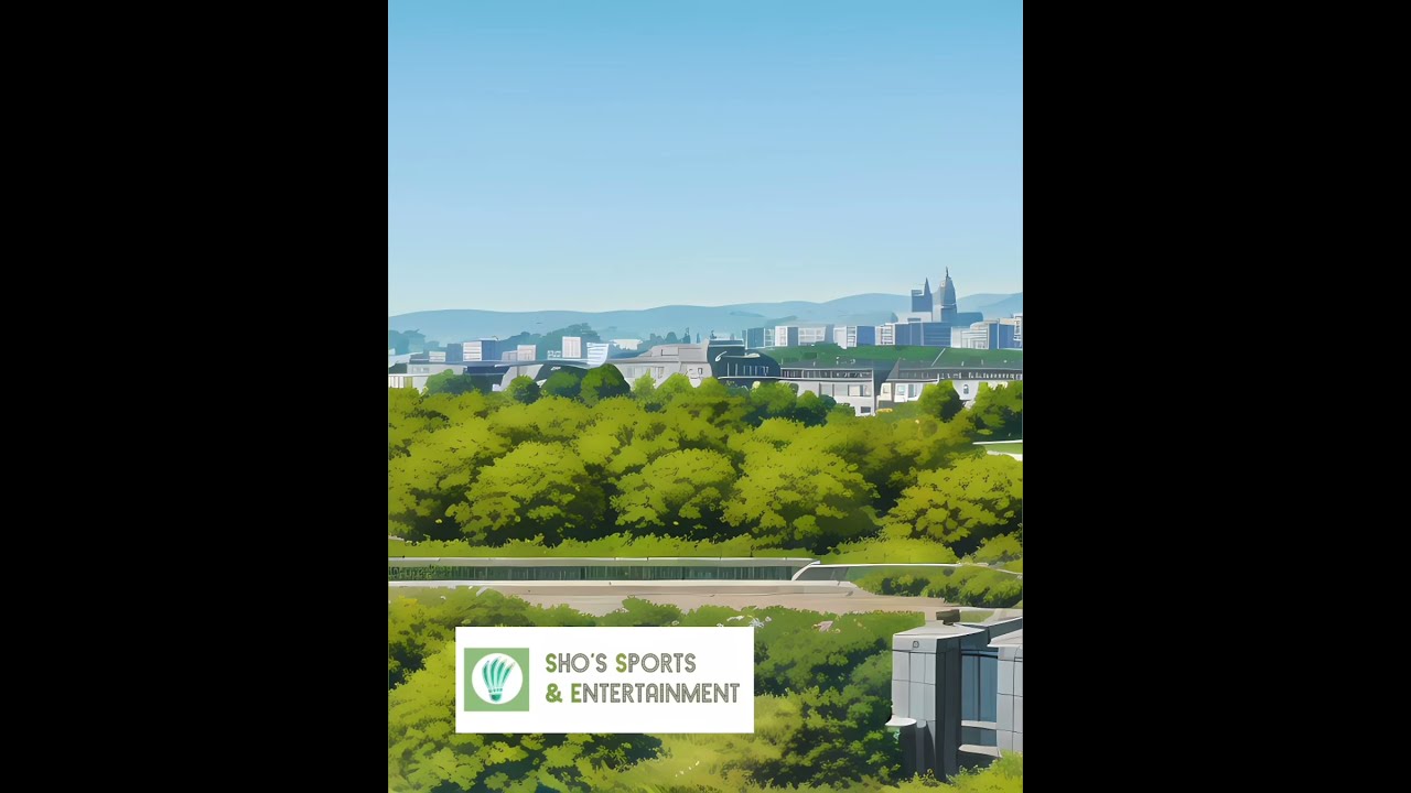 Non racket hand's position is the key for a heavy smash 