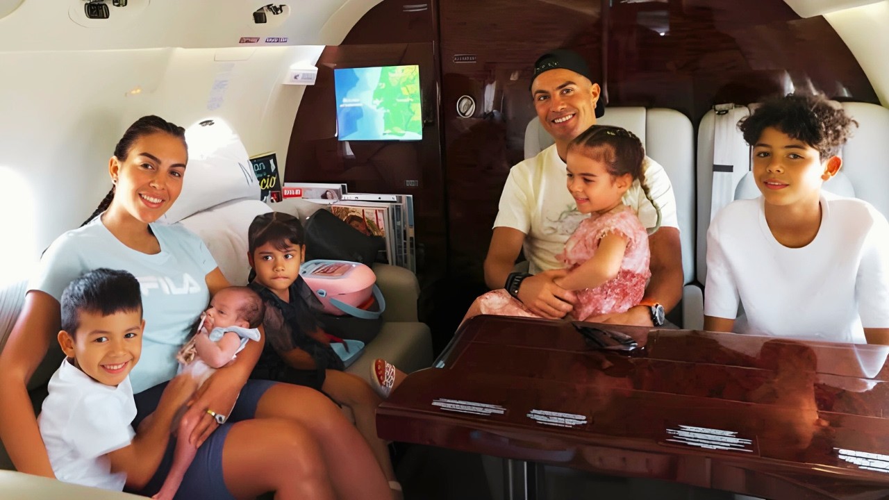 ⁣СМЕШНЫЕ моменты Роналду с его СЕМЬЕЙ