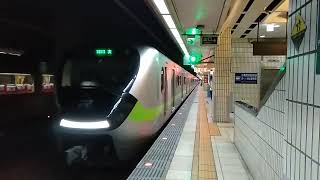 1211次區間車EMU900型台北站出站
