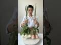 Florist tips on making a centerpiece #florist #flowerarrangement #flowers #flowerarrangementideas