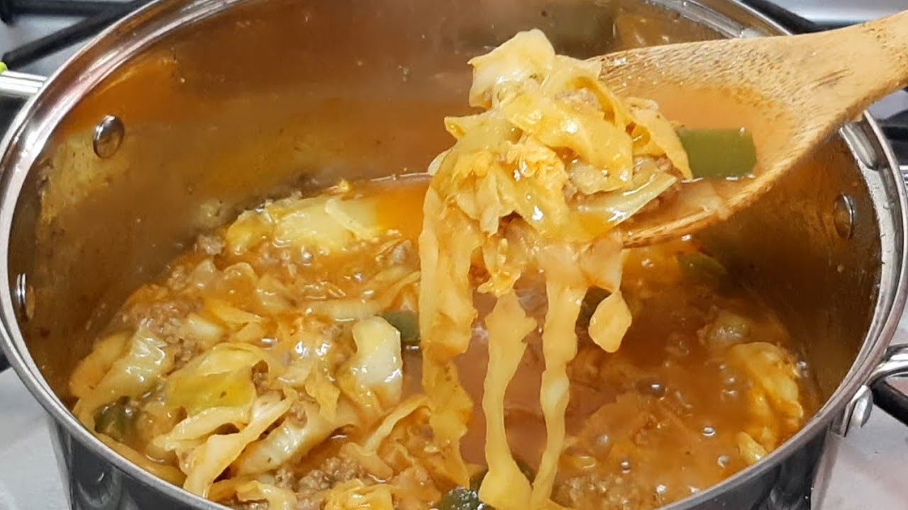 Receta económica fácil y deliciosa de Repollo y carne / Cocina con Jenny