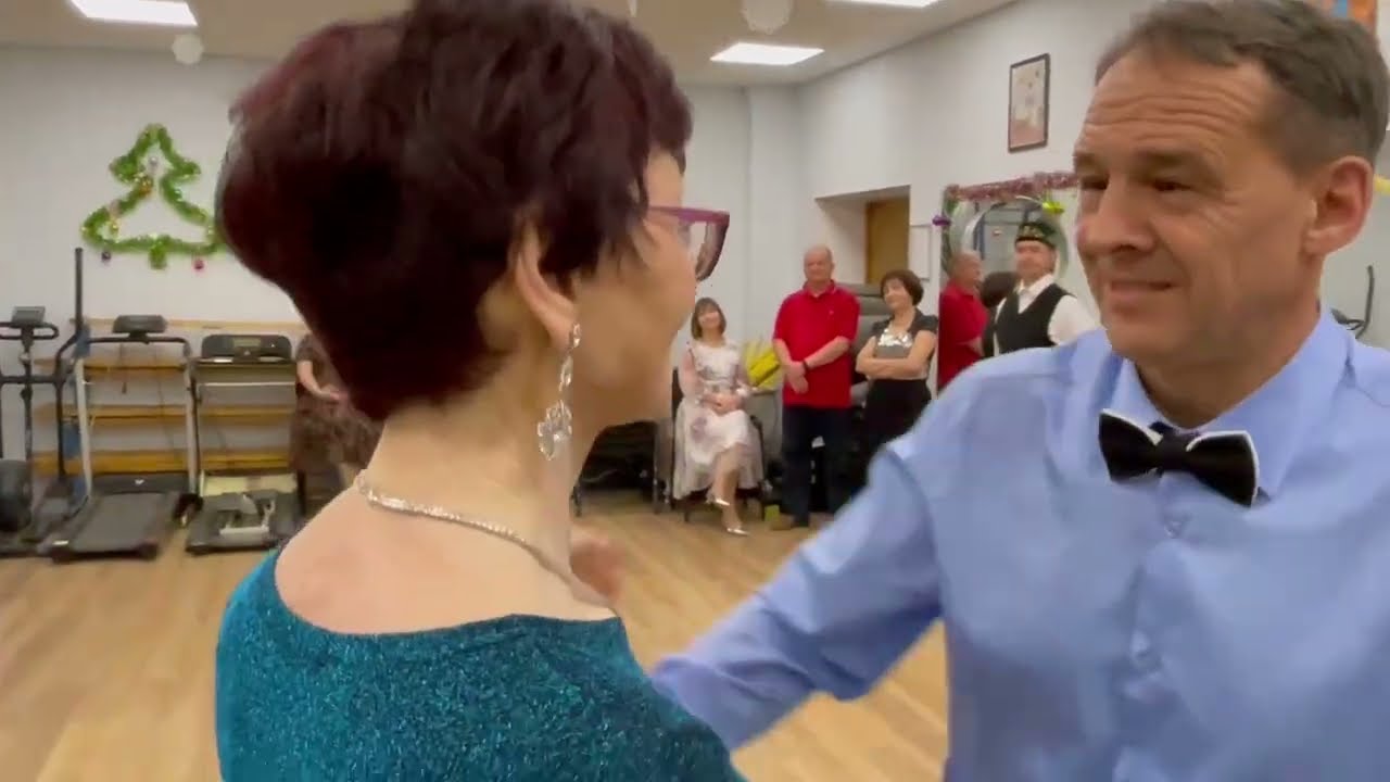 Танец Снежинки. Танцует Игорь и Эльмира. 25.12.25