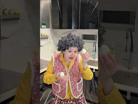 할머니 눈엔 다 보여🥚😂My grandma can see it all #funny #TeamYELLOWHAT