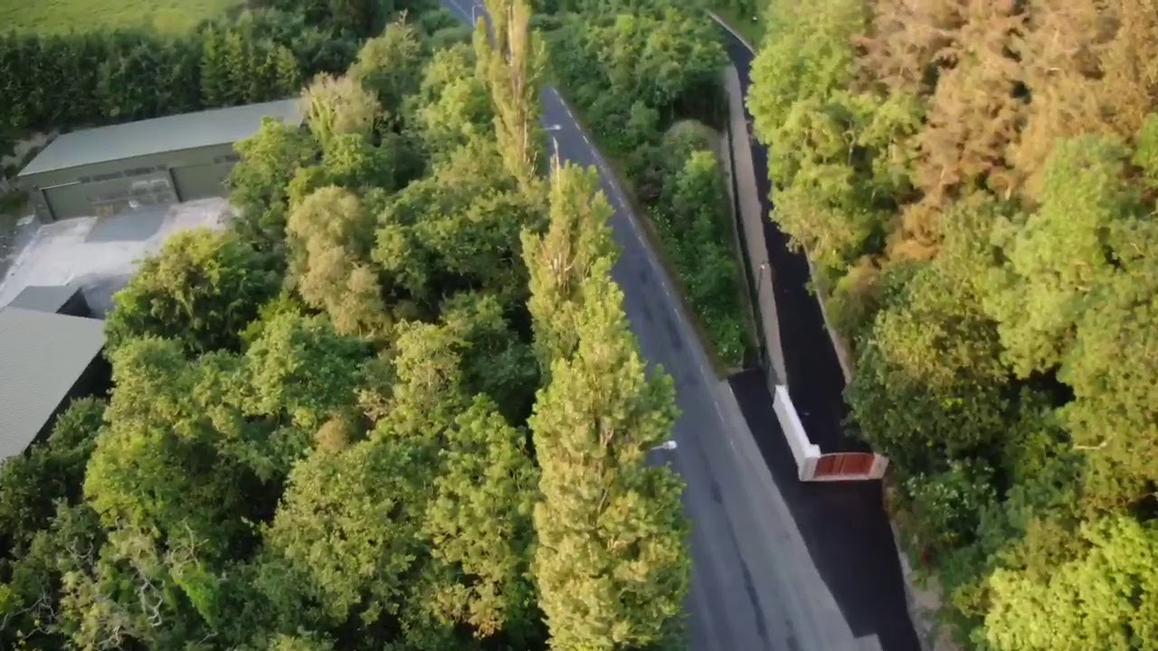 HUNTING THE DEVIL IN THE DEVIL'S GLEN: HILLARY CLINTON IN IRELAND