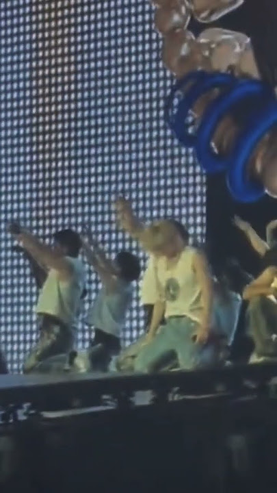Felix passed out on stage. SOMEONE NEEDS TO PROTECT HIM FROM JYP’S RECKLESS TREATMENT #felix #kpop