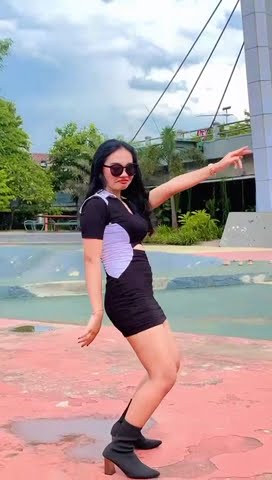 vanesa ozaka  tetep semangat  proses sunting  walaupun mendung akan hujan 😇