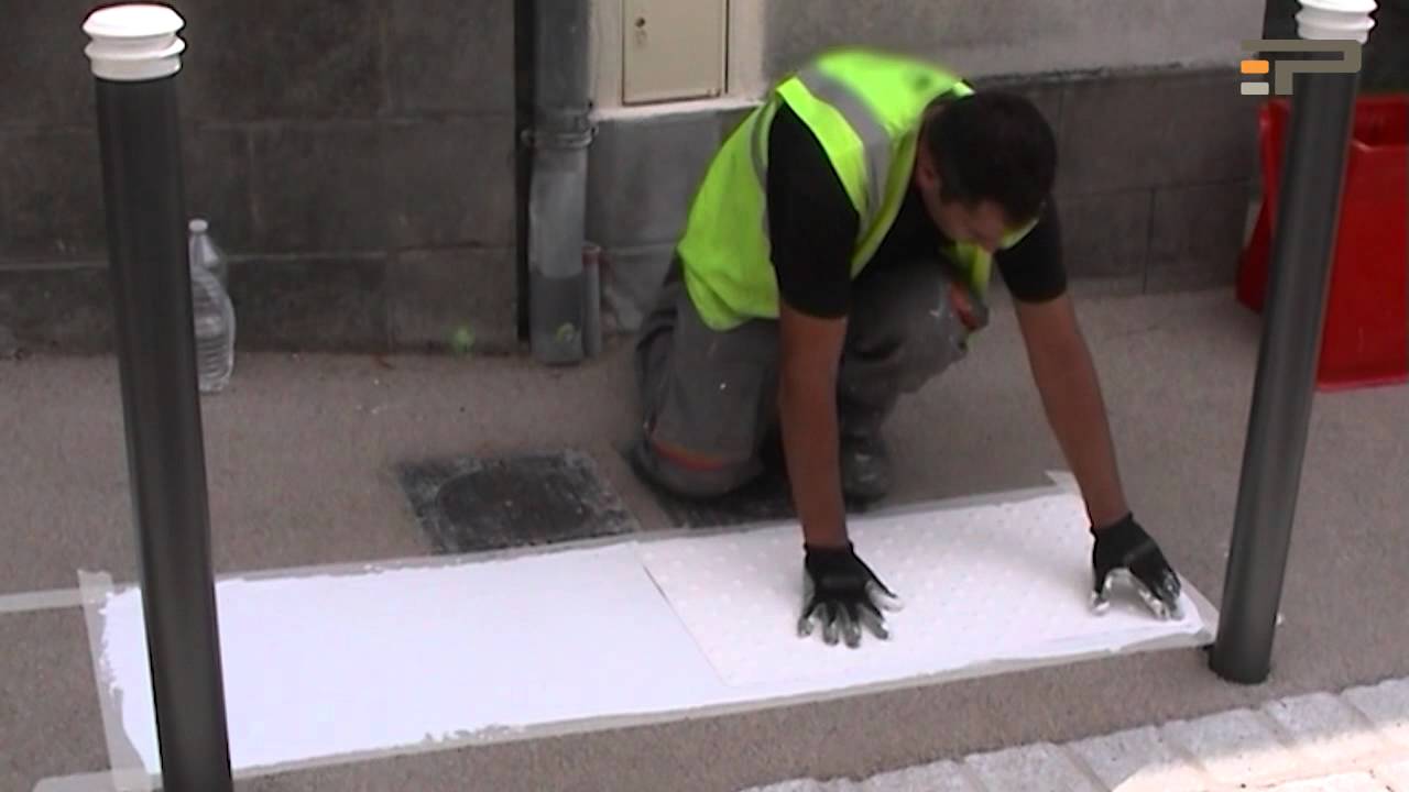 Passage : Exterior Hazard Tactile Warning Strips