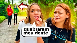 AS GAROTAS DO CONDOMÍNIO QUEBRAM O DENTE DA MANU MAIA!!