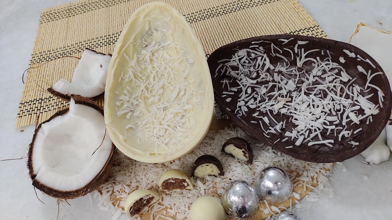 Casca de Ovo de Páscoa e Bombons Recheados com Prestígio de Chocolate ao Leite e Chocolate Branco.
