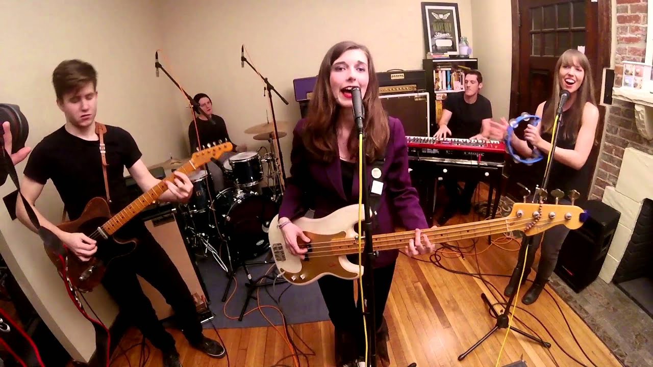 Miss Christine - "Perfect" | NPR Tiny Desk Contest Submission 2016 auf YouTube ansehen Miss Christine - "Perfect" | NPR Tiny Desk Contest Submission 2016 auf YouTube ansehen