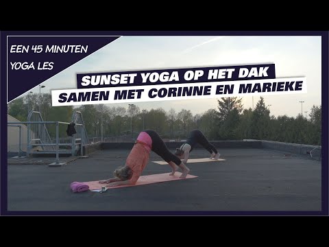Tesqua TV: Sunset Yoga op het dak met Corinne en Marieke