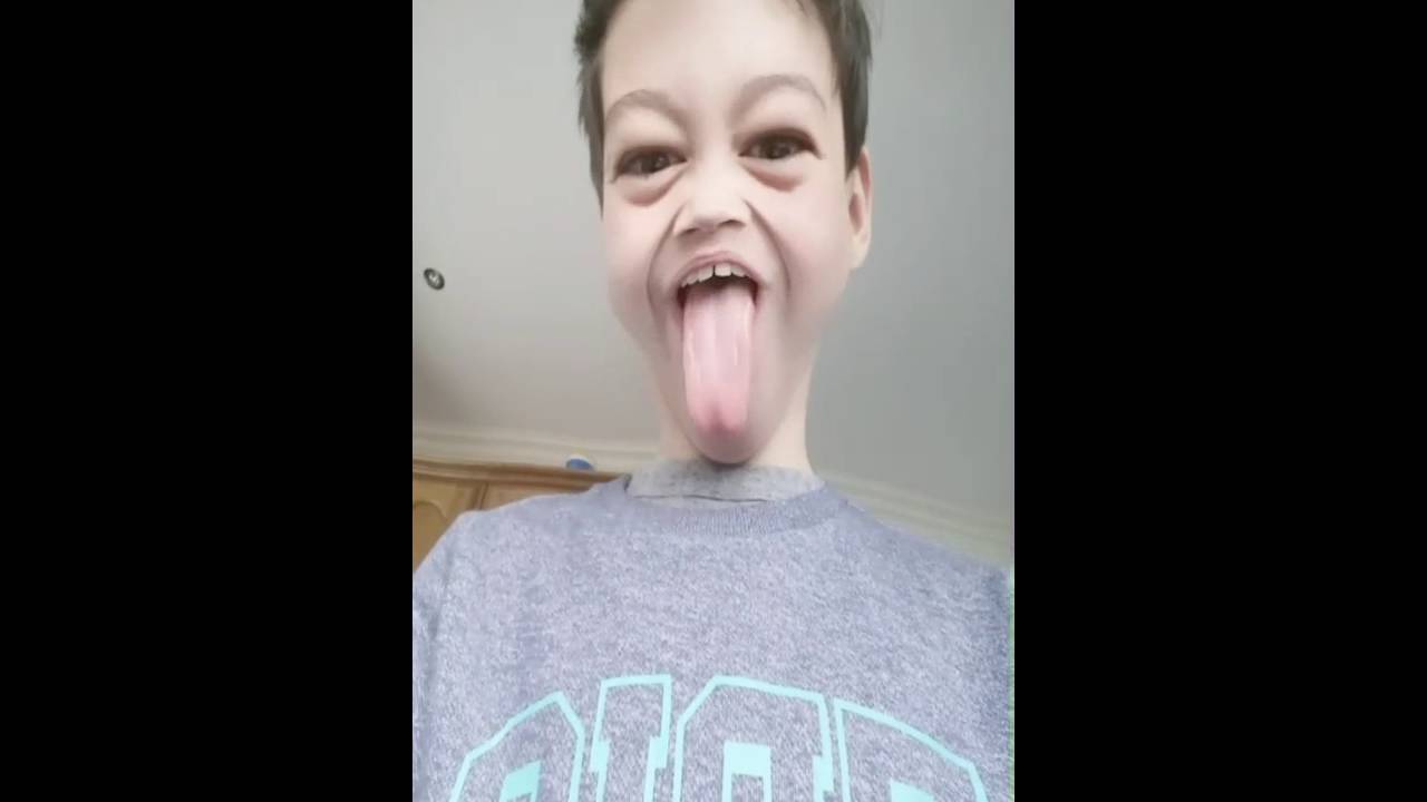 Kan ikke smile men jeg har en lang tunge