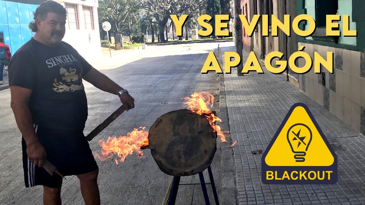 Un URUGUAYO asando en el caribe a OSCURAS  en un MEDIO TANQUE prestado🥩🥓🌭 🇺🇾