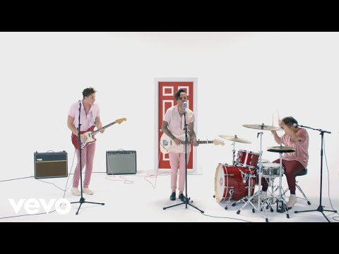 Lovelytheband - These Are My Friends