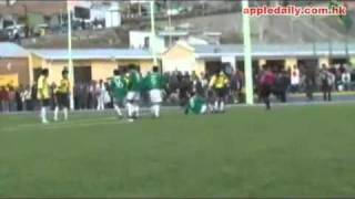 蘋果日報 - 20101007 - 總統「茅躉王」膝撞對手
