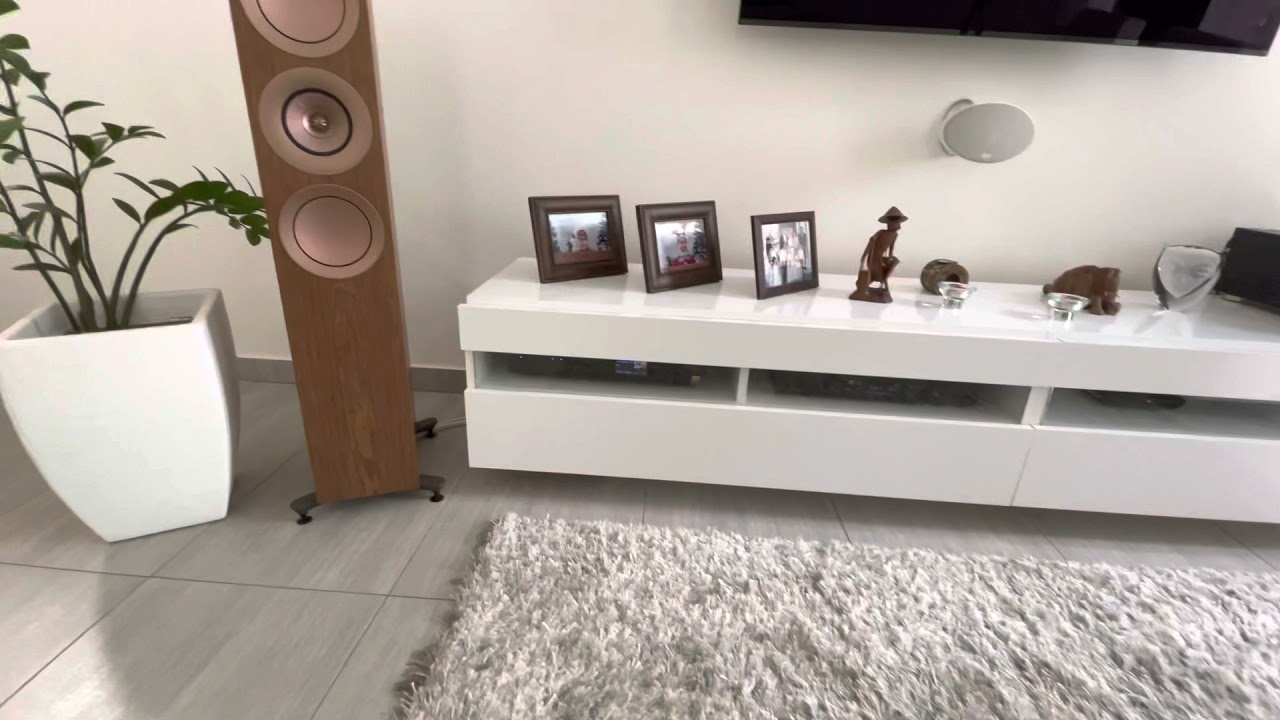 KEF R7 track 2
