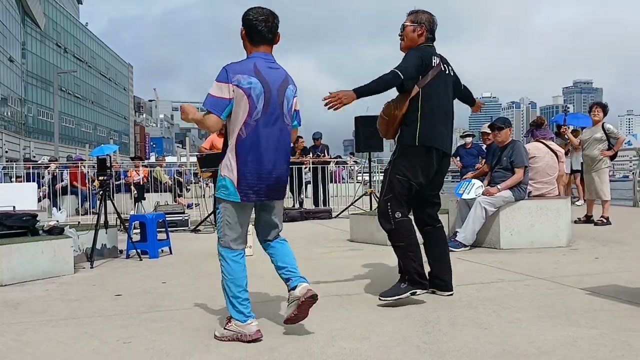 자갈치 광장 김대완 보릿고개 진성