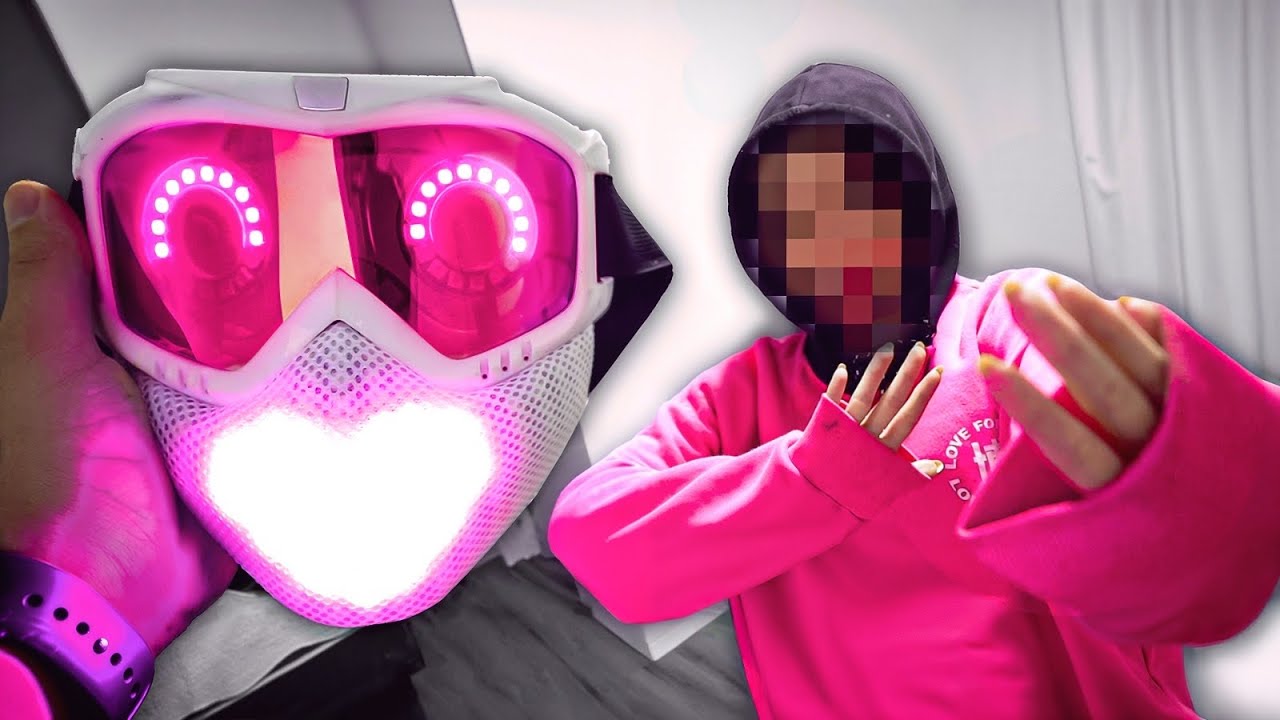 Eu tirei a máscara da mini love! ACABOU!