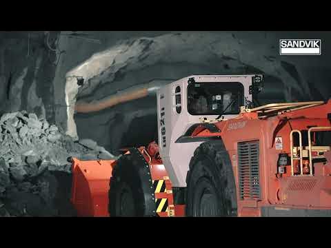 Шұлық киген қыздың порно видеосы жігіттерді жалап жібереді