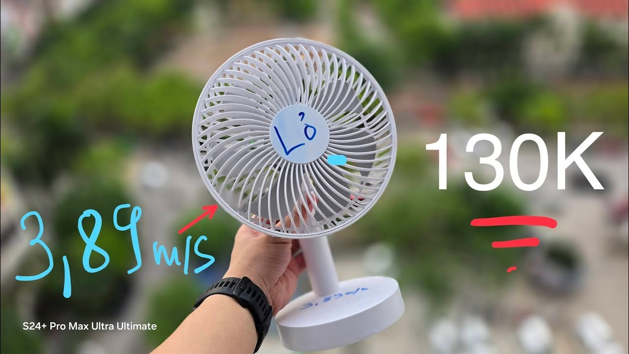 Quạt tích điện để bàn gọn nhẹ dùng khi mất điện năm 2026