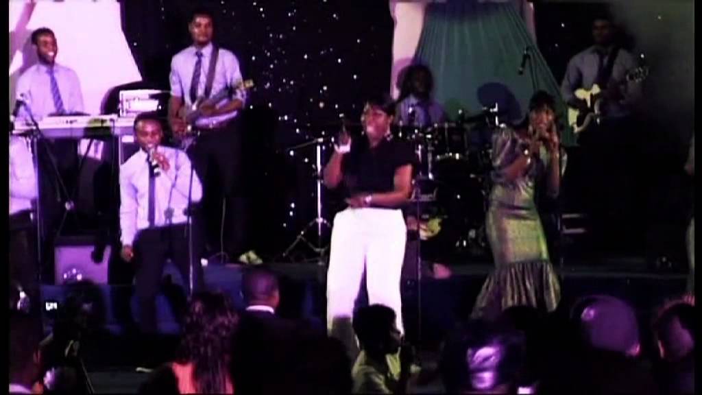 Fr. Audit Culte d'Adoration a Londre DEJAS DANS VOS BACS.