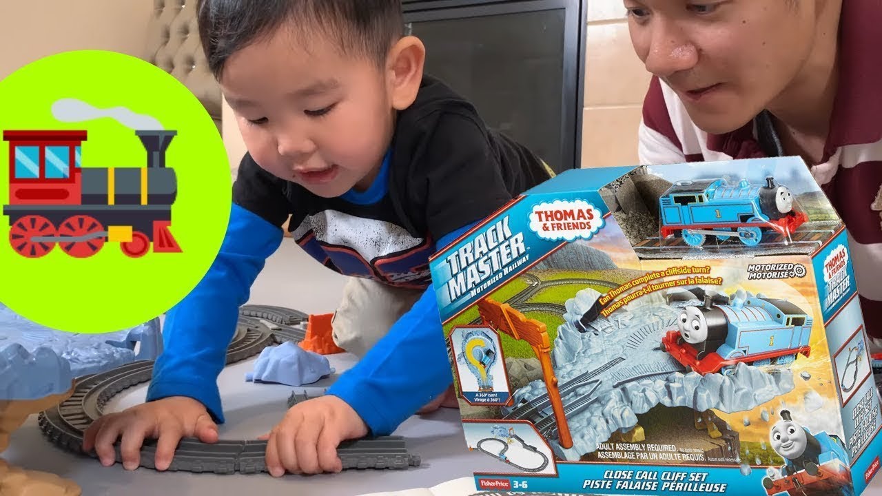 CRASHED! Thomas Close Call Cliff Set Assembly Play and Review - Accidents waiting to happen!