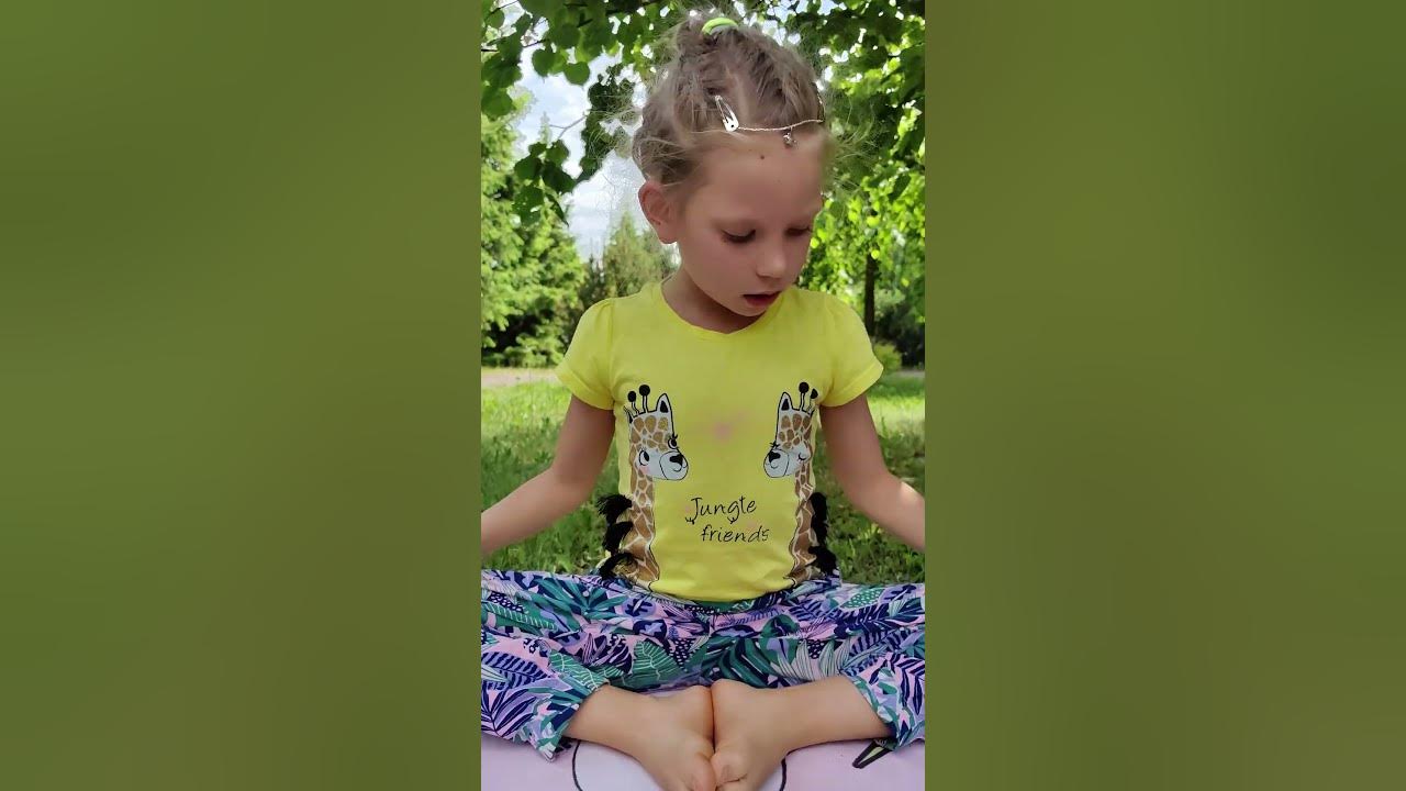 Поза Бабочка - сиди и наслаждайся! 🦋 Детская ЙОГА 🧘‍♀️ #йогадома - YouTube