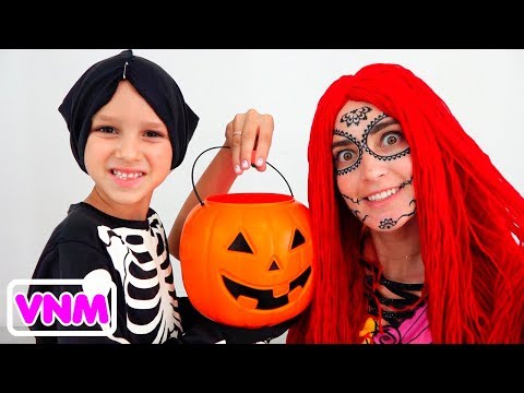 Video: 12 cách để vui chơi tại Halloween với trẻ mới biết đi của bạn