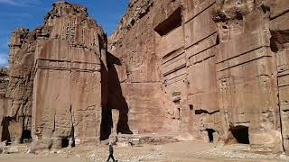 In The Center Of Petra Where 40 Thousand People Once Upon A Time Lived There🇯🇴