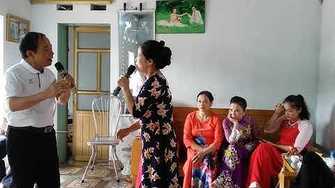 thanh sơn - nguyễn ngoan cùng nhạc công clb quê hương ngân tiếng trống chèo góp vui