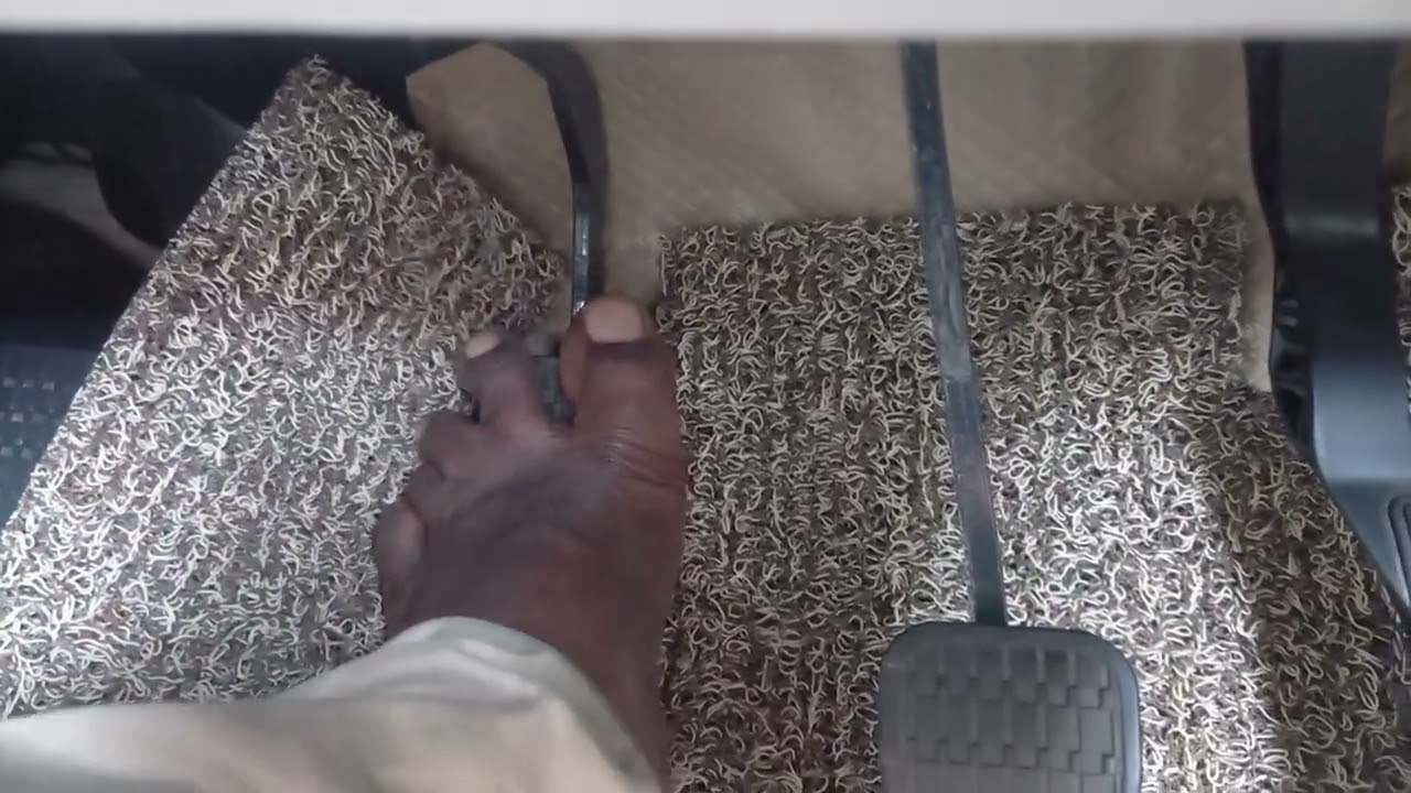 Переключение сцепления в автомобиле: научитесь водить в пробках с помощью этого приема #урокивожд...