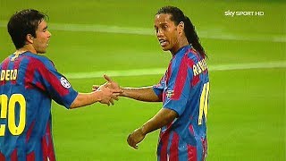 Ronaldinho in Messi SHADOW ● 5 Times Messi Outshined Ronaldinho Totally ¡!