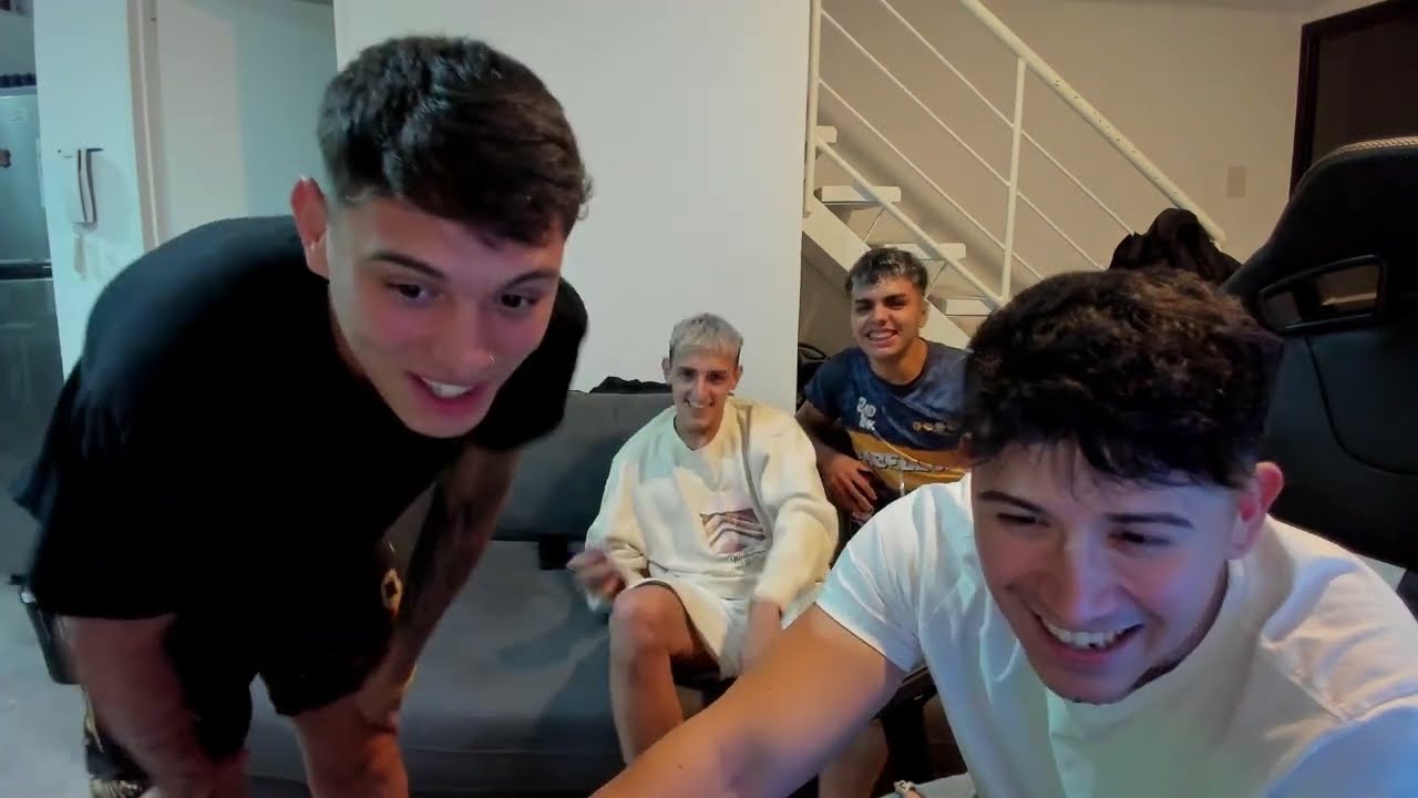 ENTRÓ LA MAMÁ DE JAZ Y YO ESTABA DESNUD0 #anecdotas #clipstwitch #pabellon4