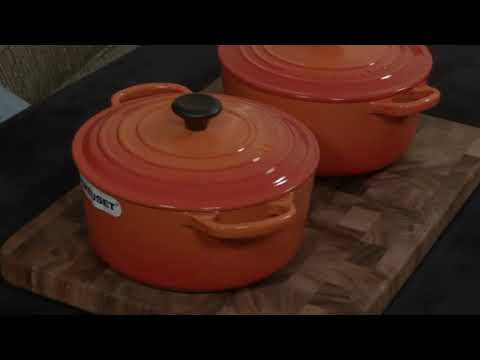 Le Creuset Signature vs Classic — What's the Difference - YouTube