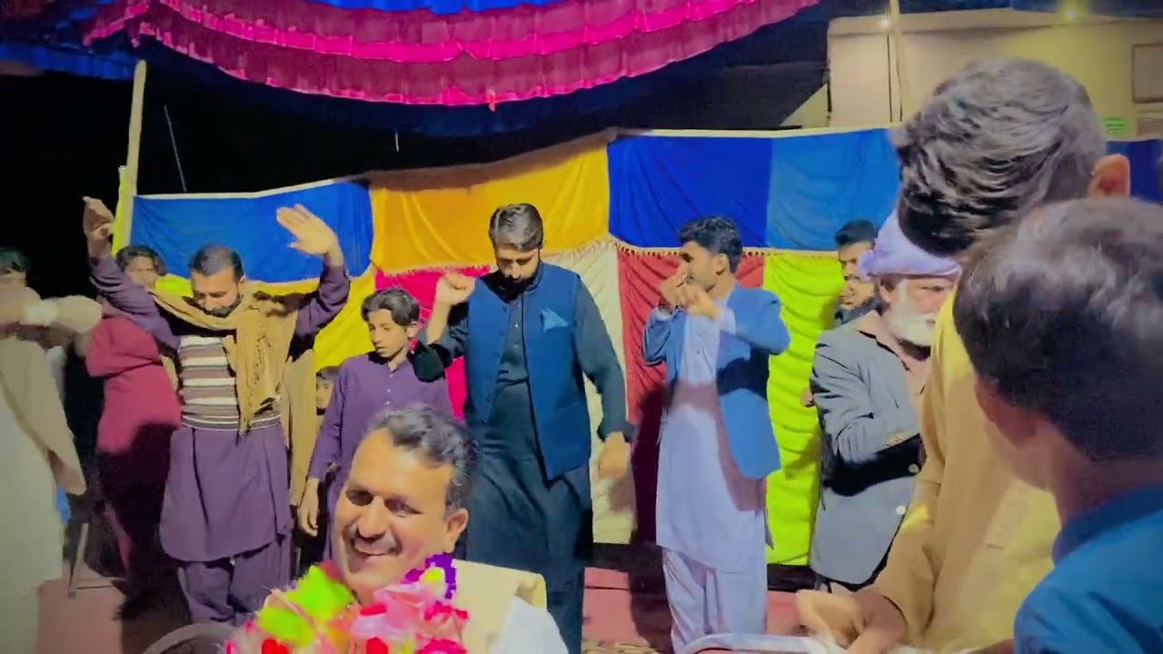 #saraiki#jhumar #follow #viralvideo 