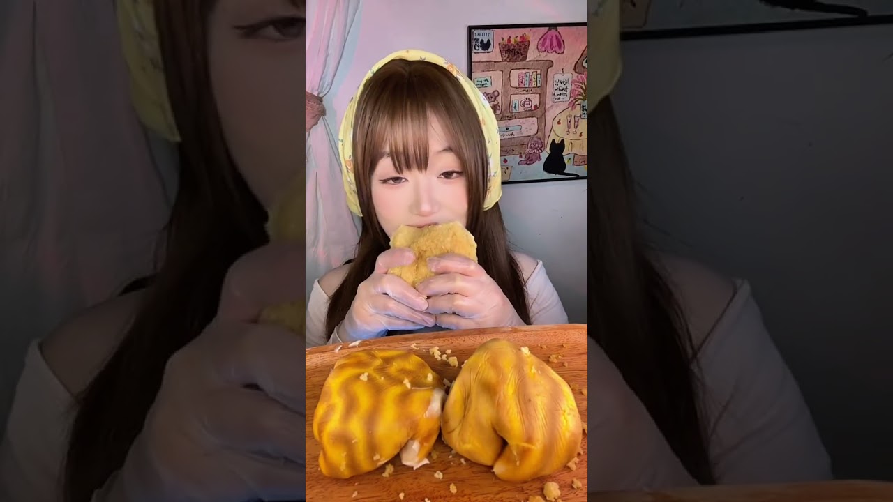 Jiang Duoduo s big cream puffs The super large cream puffs are so satisfying to hold and c