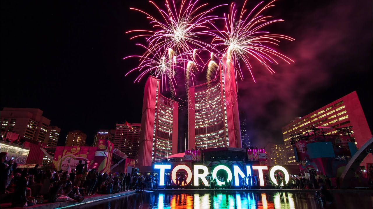 Toronto New Years Eve Fireworks Live Stream, Nathan Phillips Square Viewing Spots, Webcam, NYE Parties, Hotels
