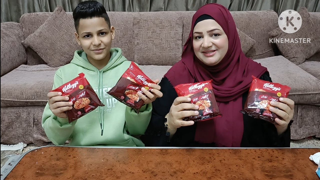 اول تحدي لينا على القناه على 4 اكياس نودلز الحاااااااارررر  ناااااااااررررر 🌶🔥🥵 والعقاب؟؟😱😢