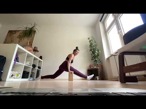 Front Split slides - active flexibility