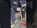 Blacksmith’s Axe Handle Trick! One Metal Wedge Makes the Axe Super Secure!