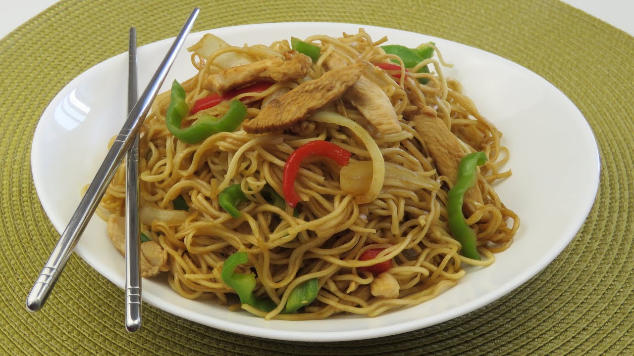 FIDEOS CHINOS CON POLLO. CHOW MAIN