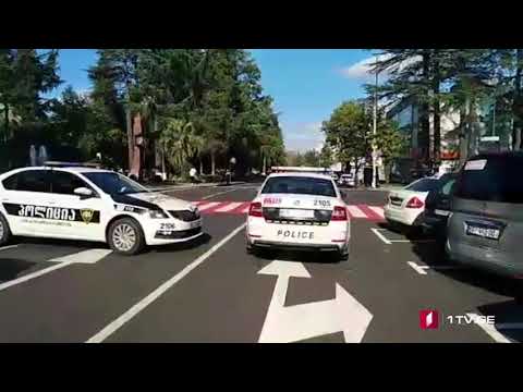 ზუგდიდში, „საქართველოს ბანკის“ ერთ-ერთ ფილიალში შეიარაღებულმა პირმა მძევლები აიყვანა