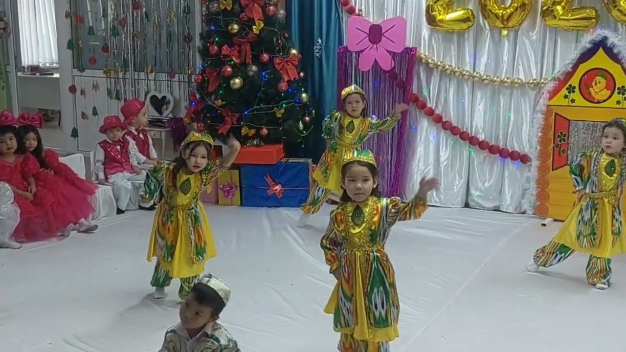 Айшаның бала бақшадағы жаңа жылы 