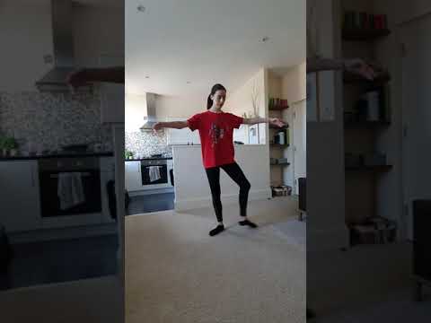 Ballet Cymru Online Tutorials warm up pirouette with Beth