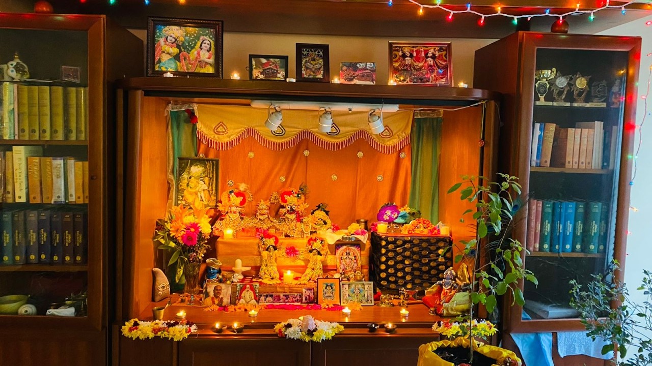 Radha Krishna Prana Mora Bhajan