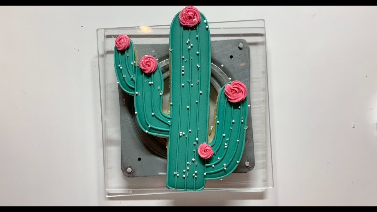 How To Make a Cactus Cookie - Royal Icing