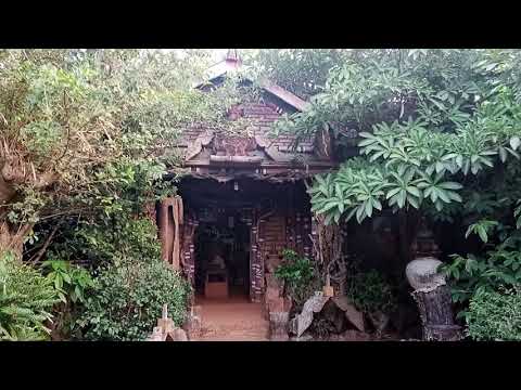 rumah unik yg ada di desa watuaji